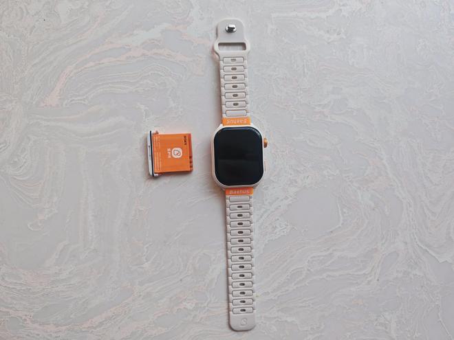 hug宝护光X8青少年电话手表之体验MG不朽情缘可换电操作续航不断Bae(图2)